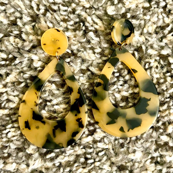 Tortoise Shell earrings - Picture 1 of 1